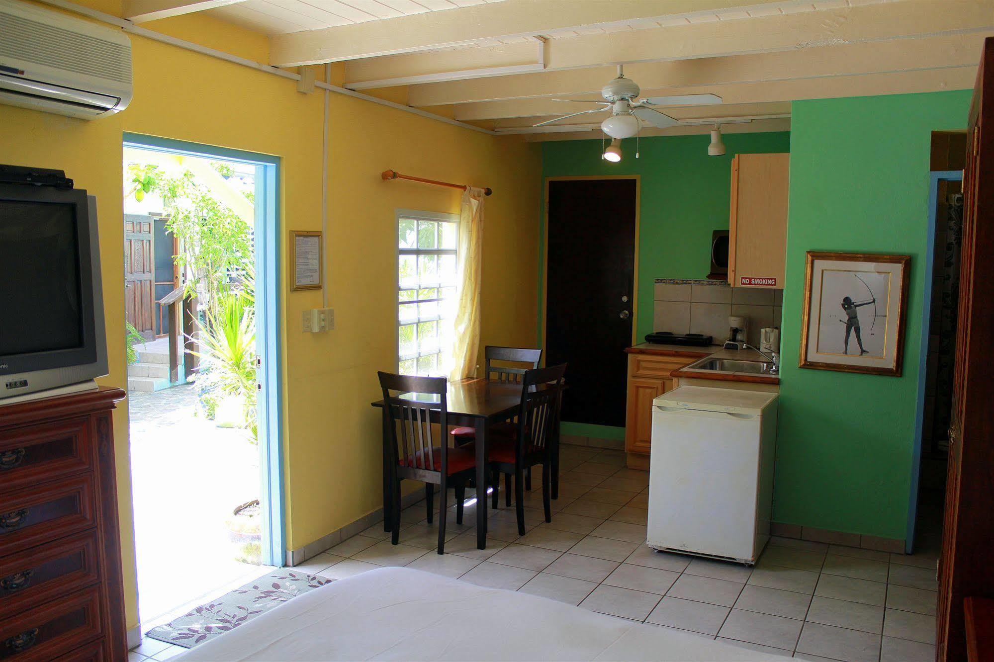 Azure Hotel And Art Studio Simpson Bay Eksteriør bilde